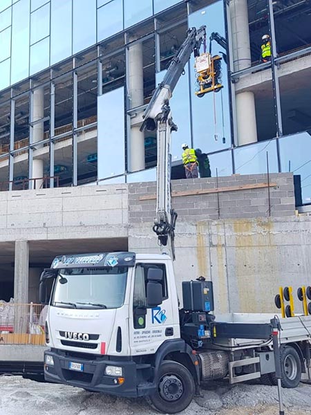 Grandi-vetrate-artistiche-per-terrazzi-Milano