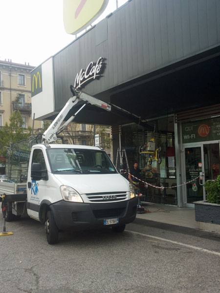 Pannelli-in-vetro-per-pareti-Milano