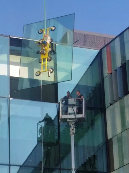 Vetro-strutturale-di-sicurezza-Milano